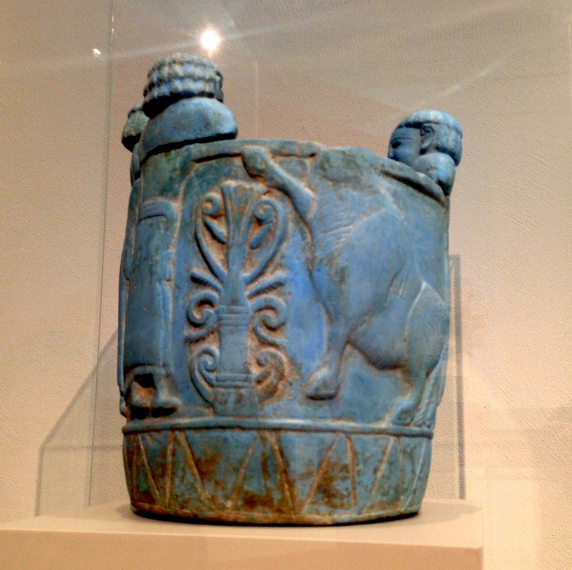 Pyxis, imported to Italy from northern Syria, 750–700 BC, Altes Museum, Berlin